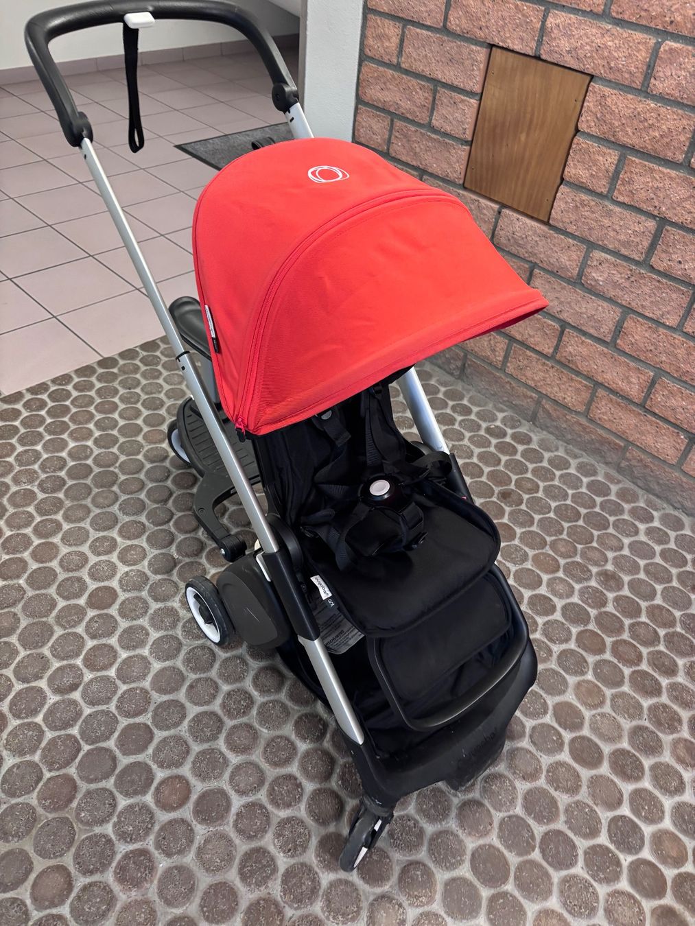 Bugaboo Carrozzine: Poussette Bugaboo Ant Rouge – Bon état – Usato da Pully venduto da M1009