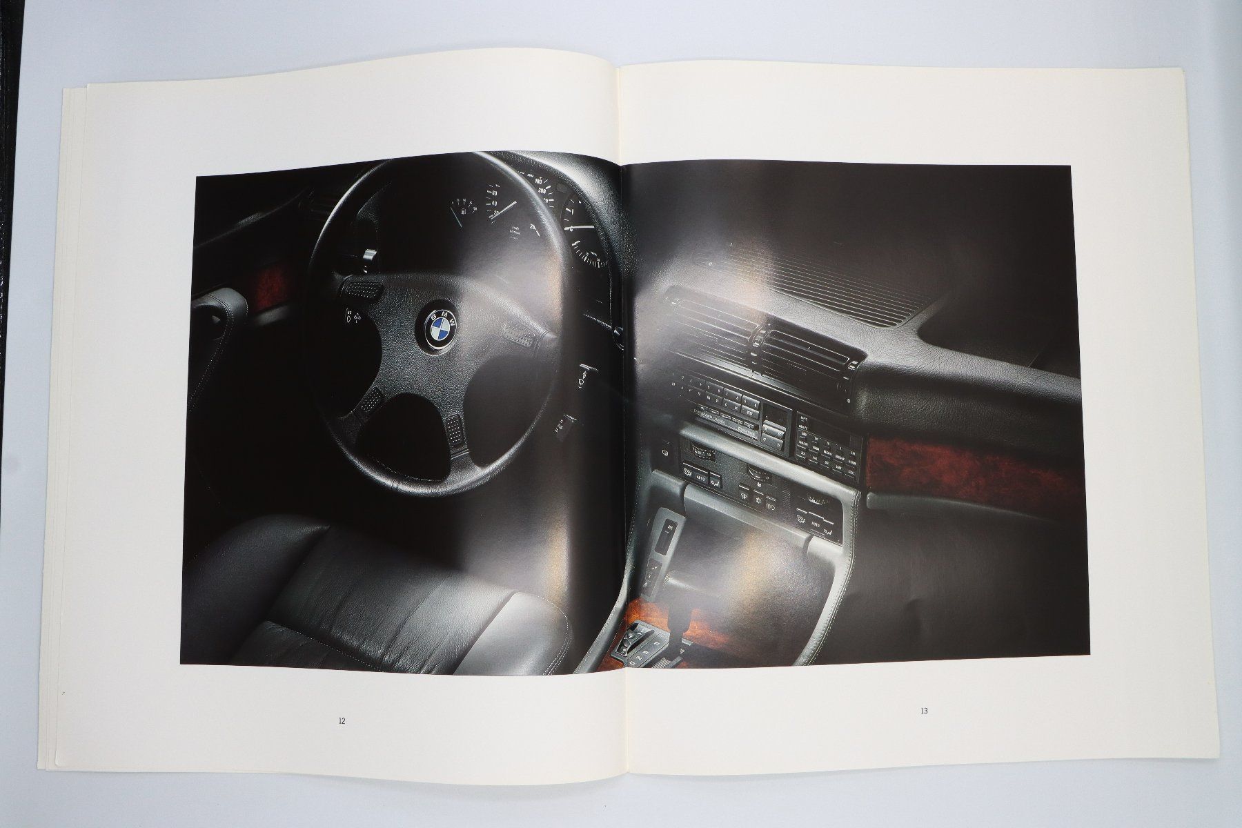 BMW Documenti: BMW 750i / 750iL 1990 Prospekt – Usato da Bühl b.Aarberg venduto da Collectorpassions 4