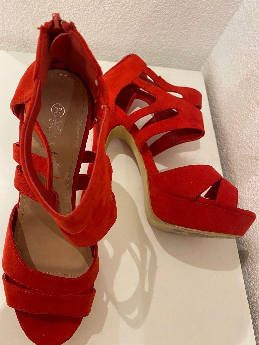 Scarpe da donna: Sandale Gr 37 – Usato da Klingnau venduto da Nirvana 2