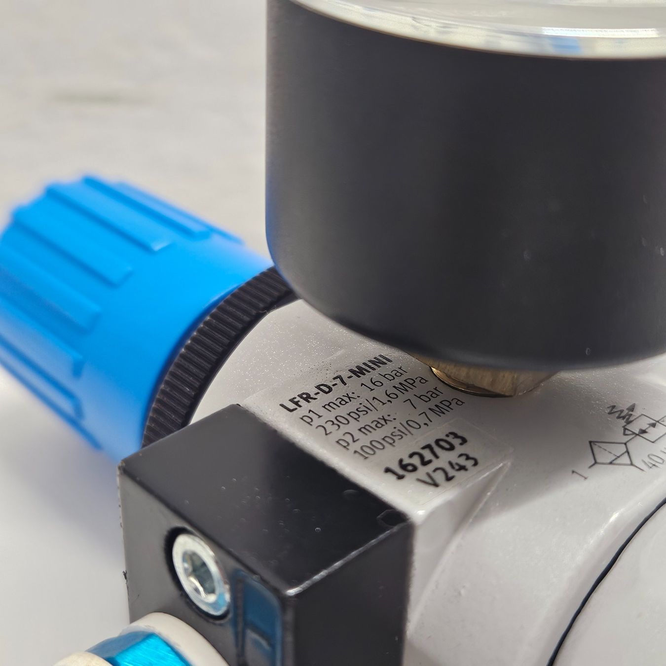 Festo Elektronikbauteile: Festo CPV-14-GE-MP-4 mit LFR-D-7-MINI – Gebraucht aus Niederdorf von LeptonAG 5