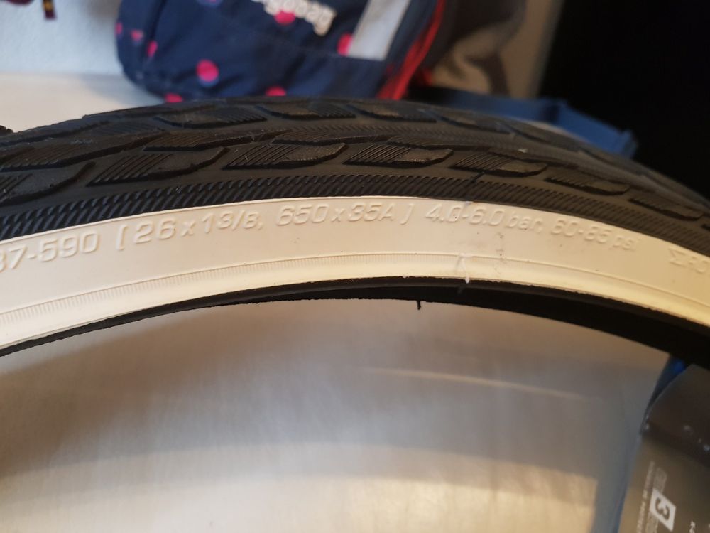 Pneu Schwalbe Delta Cruiser HS431 26x1 3/8 - Pour Vélo Ville, Taille Spéciale 37-590 Mm