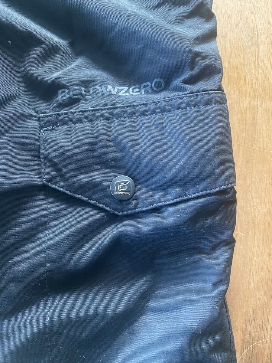 Pantaloni: Skihose Belowzero Grösse 152 Kinder Snowboardhose schwarz – Usato da Horw venduto da dreamsofacid 3