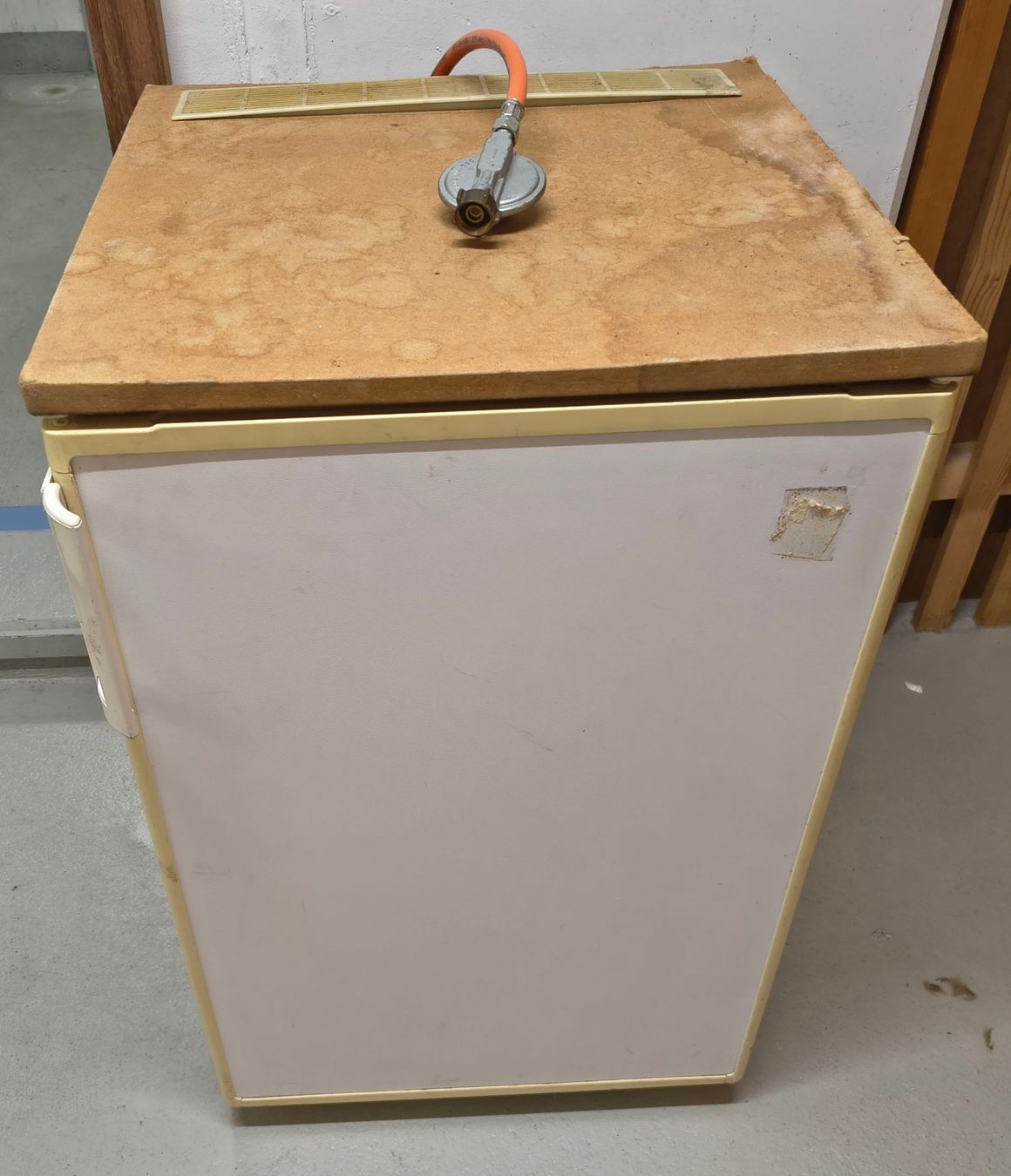 Electrolux Frigoriferi: Electrolux Gaskühlschrank RA 4420 – Usato da Jona venduto da odloreg
