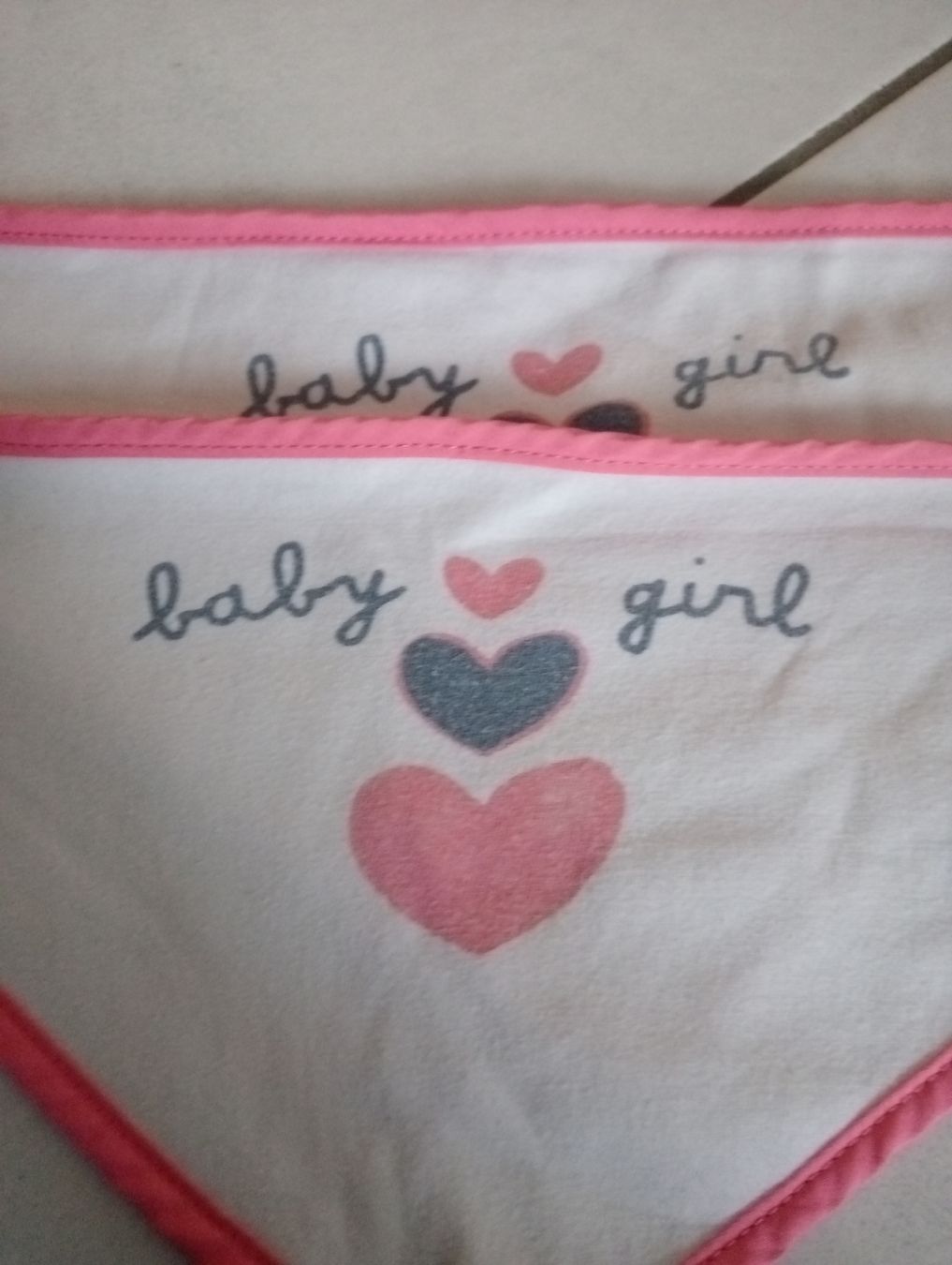Baby-Mahlzeiten: Baby-Lätzli Set, Mädchen – Gebraucht aus Bilten von ale_8cyx 2