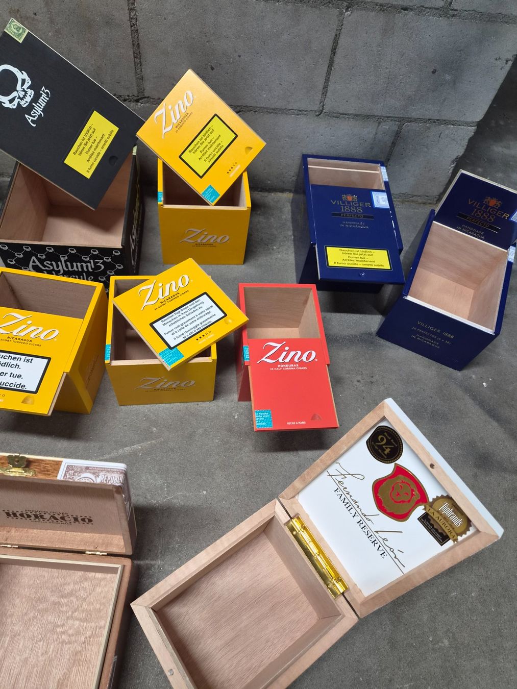 Caisses de transport: 32 x Zigarren Kisten Quadrat – D'occasion à Wetzikon ZH par Tothart 3