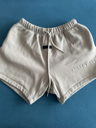 Shorts FOG Essentials beige Grösse S neuwertig