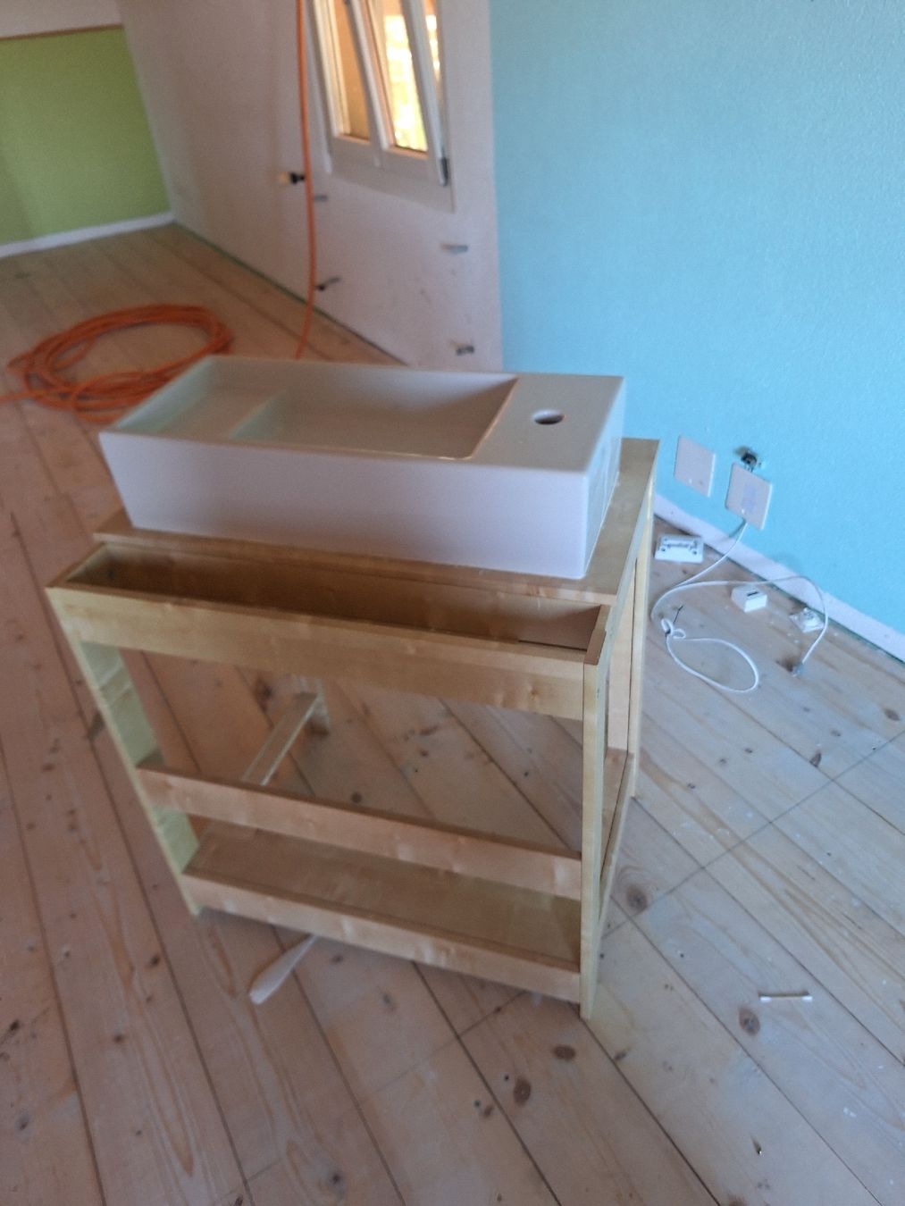 Lavabi & lavandini: Mobiles Lavabo mit Unterbau  – Usato da Kleinwangen venduto da PPHHIIPPUU