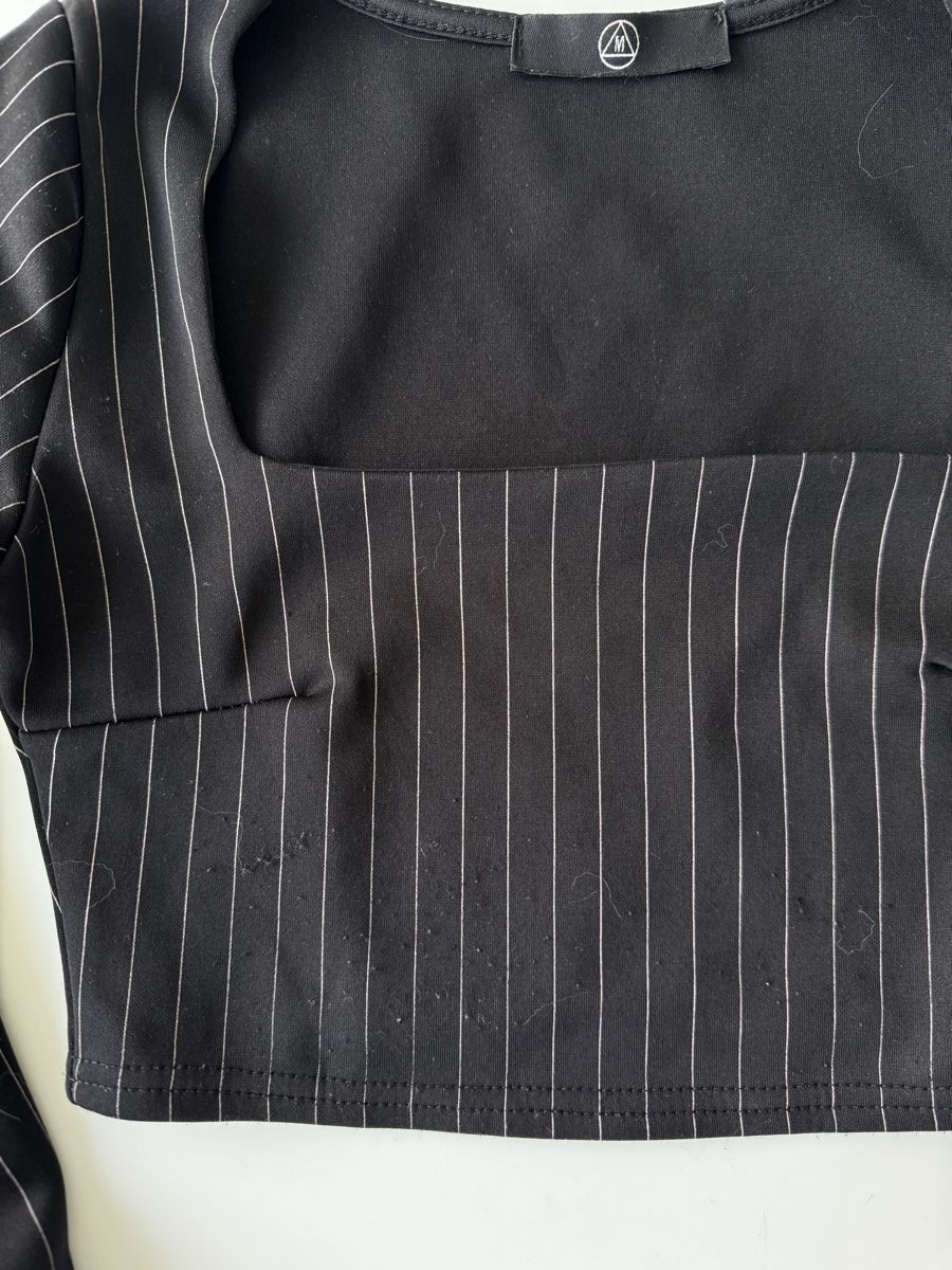 Top: Missguided Crop Top, Black Pinstripe Longsleeve – Nuovo (secondo la descrizione) da Zürich venduto da forestF4iry 1