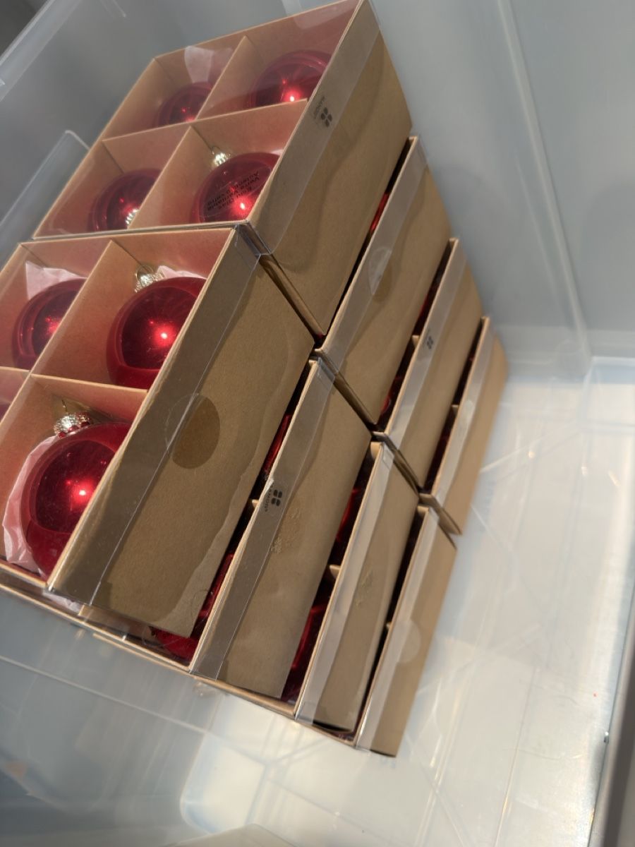 Manor Tutte le decorazioni: 52 bocce rosse di Natale – Usato da Giubiasco venduto da mat_n8k5 1