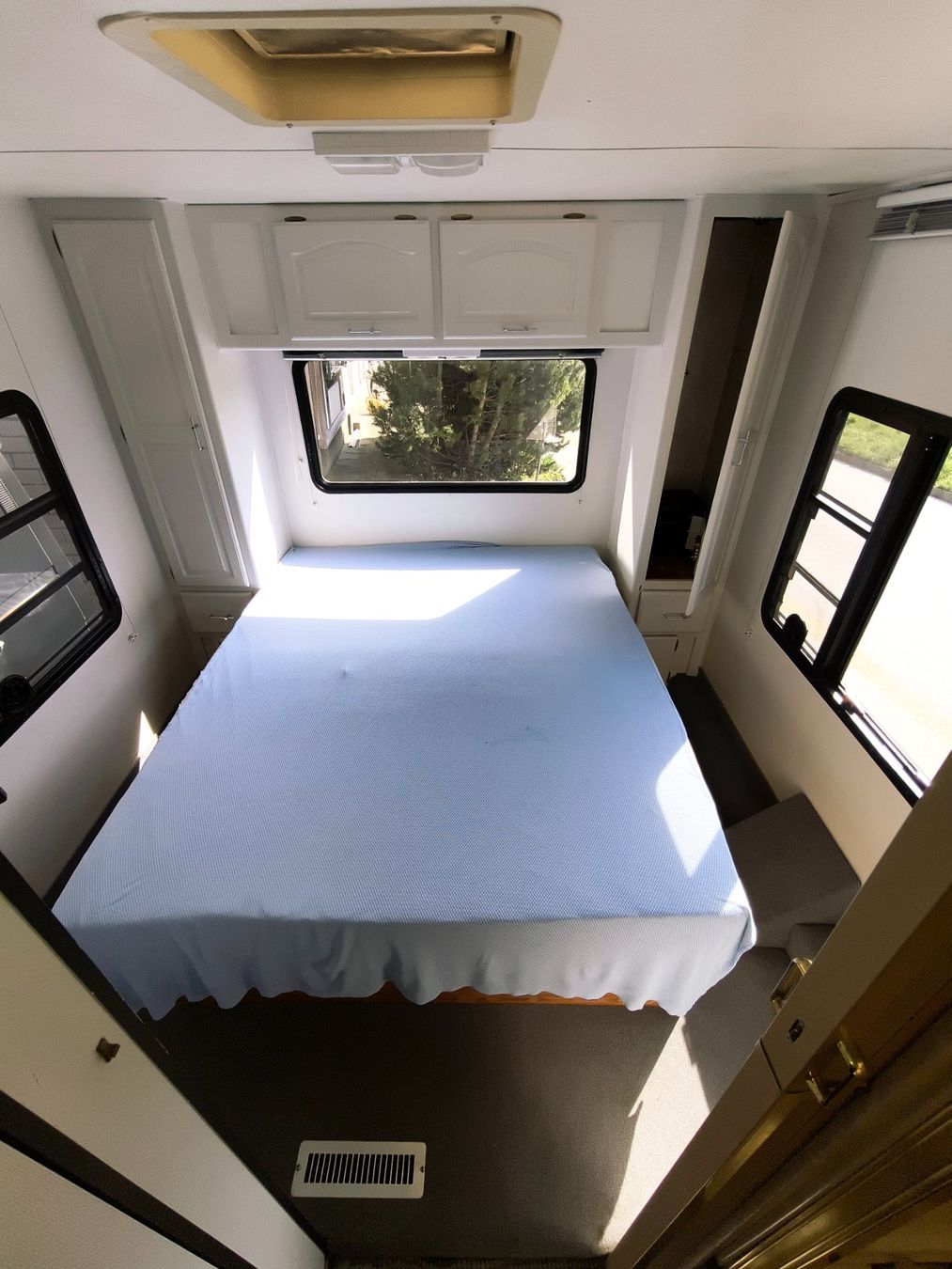 Chevrolet Camping Fahrzeuge: Chevrolet Challenger Camper/Tiny House – Gebraucht aus Etzelkofen von madafaka_06 5