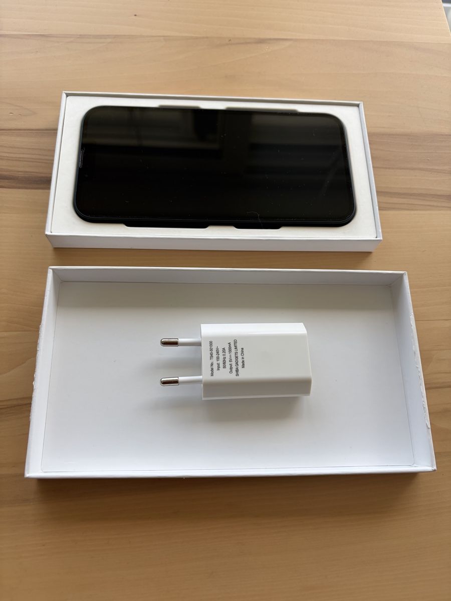 Apple Portables: iPhone 13  128GB Schwarz   – D'occasion à Rickenbach Sulz par Gechristen 2