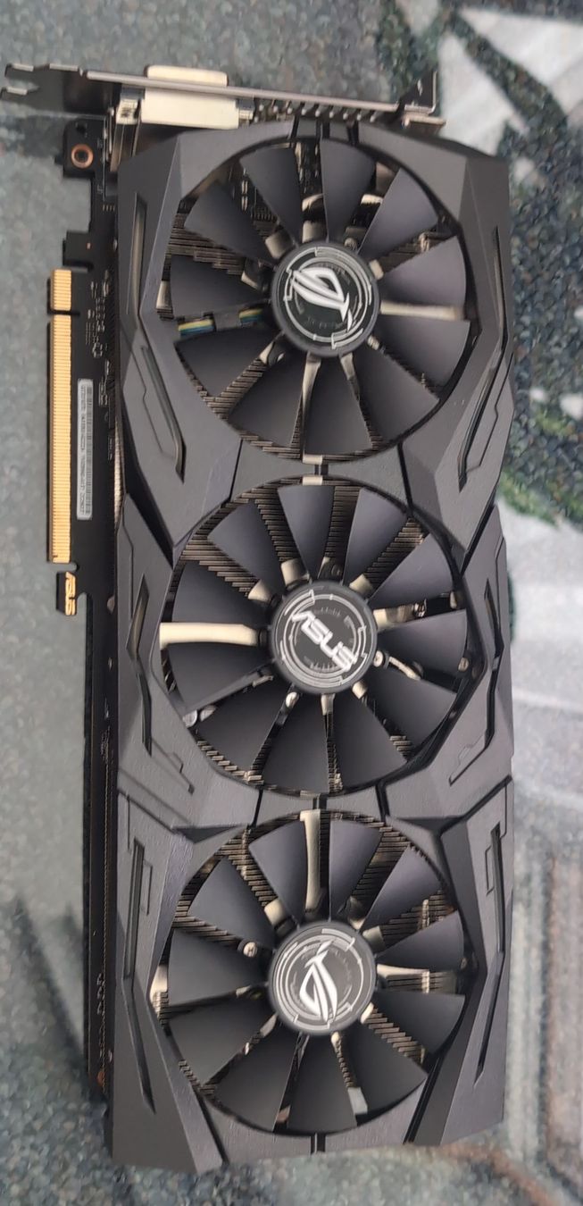 Asus Schede grafiche: ASUS ROG Strix GeForce GTX 1070  Gaming Graphics Card – Usato da uznach venduto da withoutname