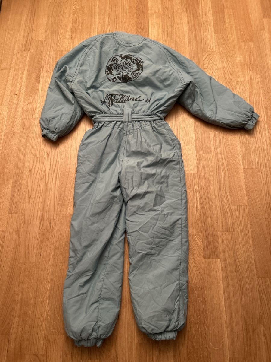 Completi & Tailleur: Vintage XT5 Skianzug, hellblau, Grösse 38 – Usato da Luzern venduto da ThrowbackVintage 2
