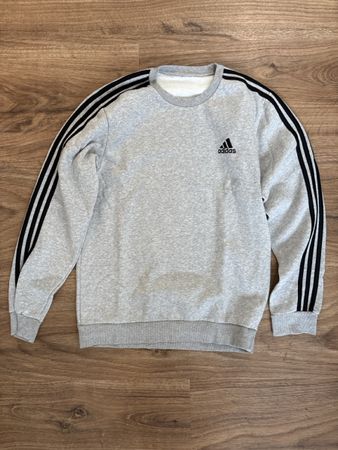 Grauer Adidas Pullover Grösse M guter Zustand