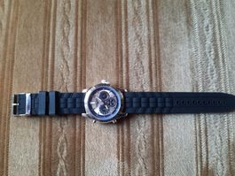 Armbanduhr