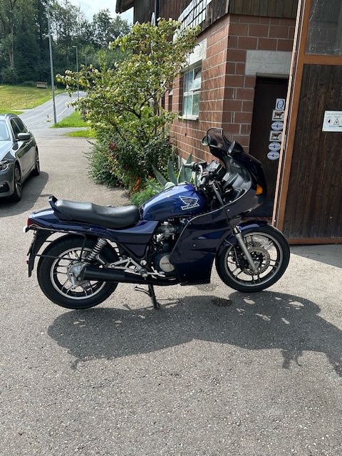 Honda Touring: Oldtimer Honda CBX 650 E, Bj. 1984 – Usato da Ernetschwil venduto da tkl_lf7m
