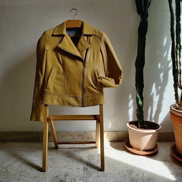 Massimo Dutti Giacche: Giacca in pelle – Usato da Sorengo venduto da barmartina