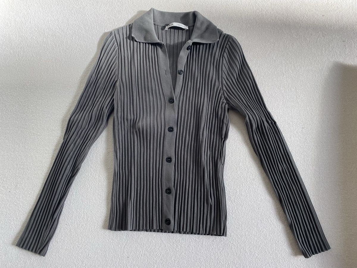 Zara Tops: Haut Gris | Zara | Taille M – Gebraucht aus geneve von cey_5ywd