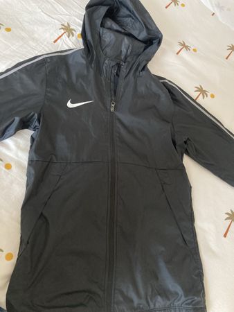 Nike light sports rain jacket 