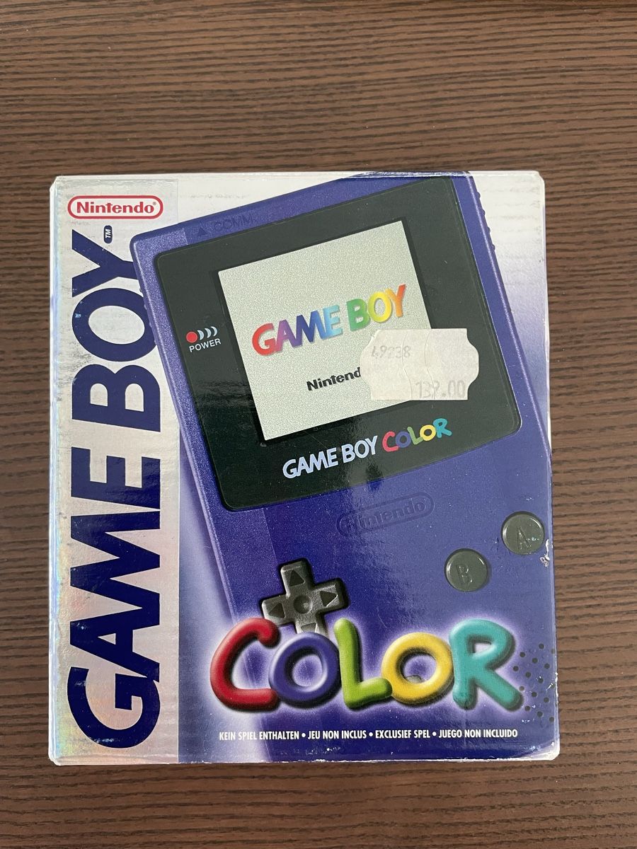 Nintendo Konsolen: Rare Gameboy Color Purple With Holo Original Box! – Gebraucht aus Kloten von Friendly_Collector 3