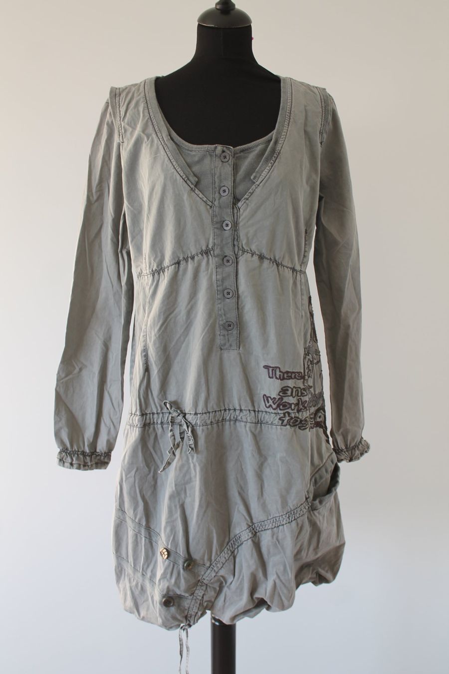 Desigual Kleider: Robe DESIGUAL taille 44 – Gebraucht aus Chez-le-Bart von jasse