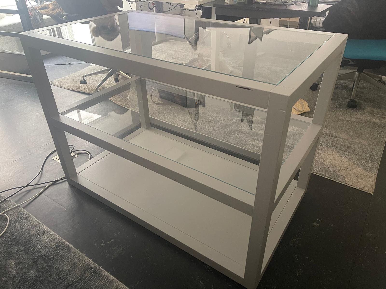 Tische: Tisch mit Glasflächen – Gebraucht aus Zürich von Zymonick1984 1