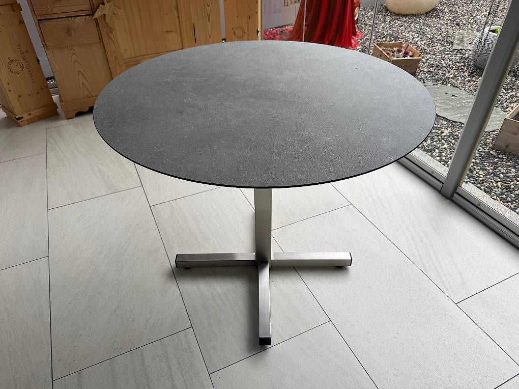 Tische: Gartentisch klappbar D: 90 cm – Gebraucht aus Maienfeld von luf_nw8z