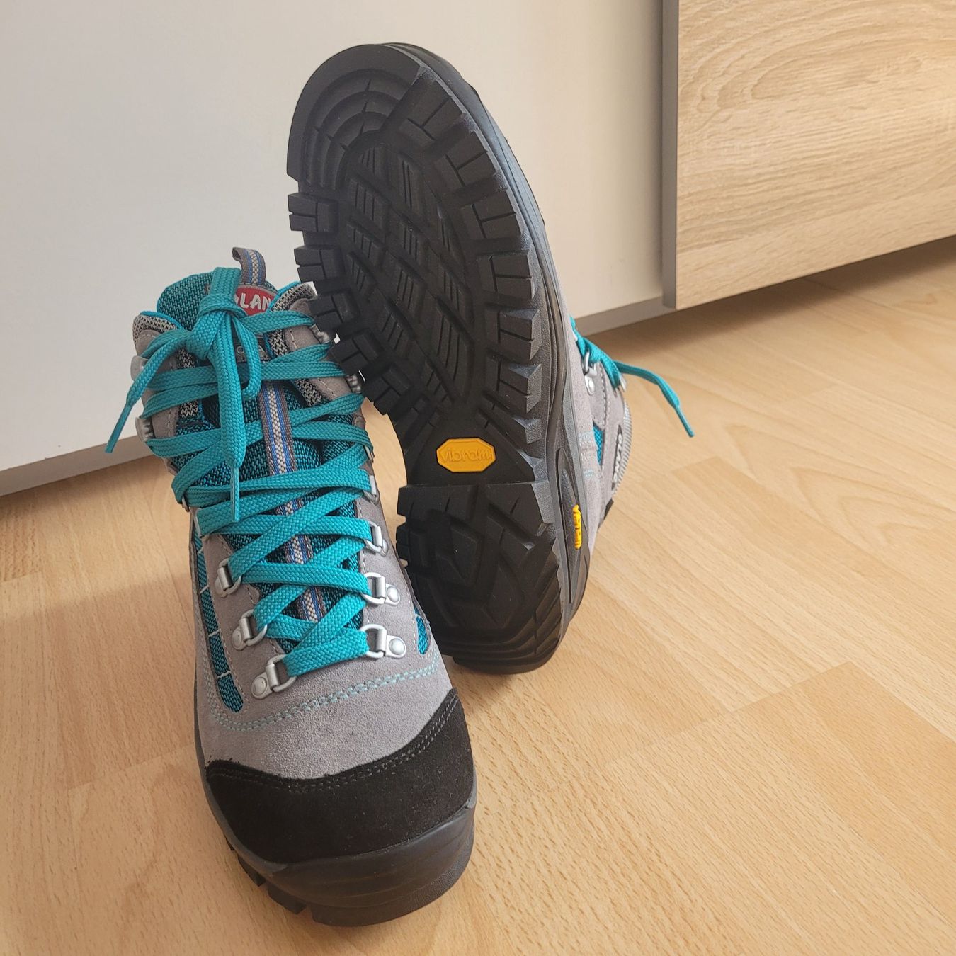 Damenschuhe: Wanderschuhe NEU, Grösse 38 – Neu und originalverpackt aus Walenstadt von mon_9rss 1