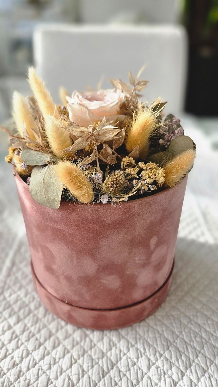 Tutte le decorazioni: Flowerbox Trockenblumen Gesteck Samtbox rosé Boho Style – Usato da Gossau ZH venduto da LeoniesDeko 4