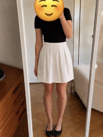 Jupe blanche texturée Claudie Pierlot à détails dentelle