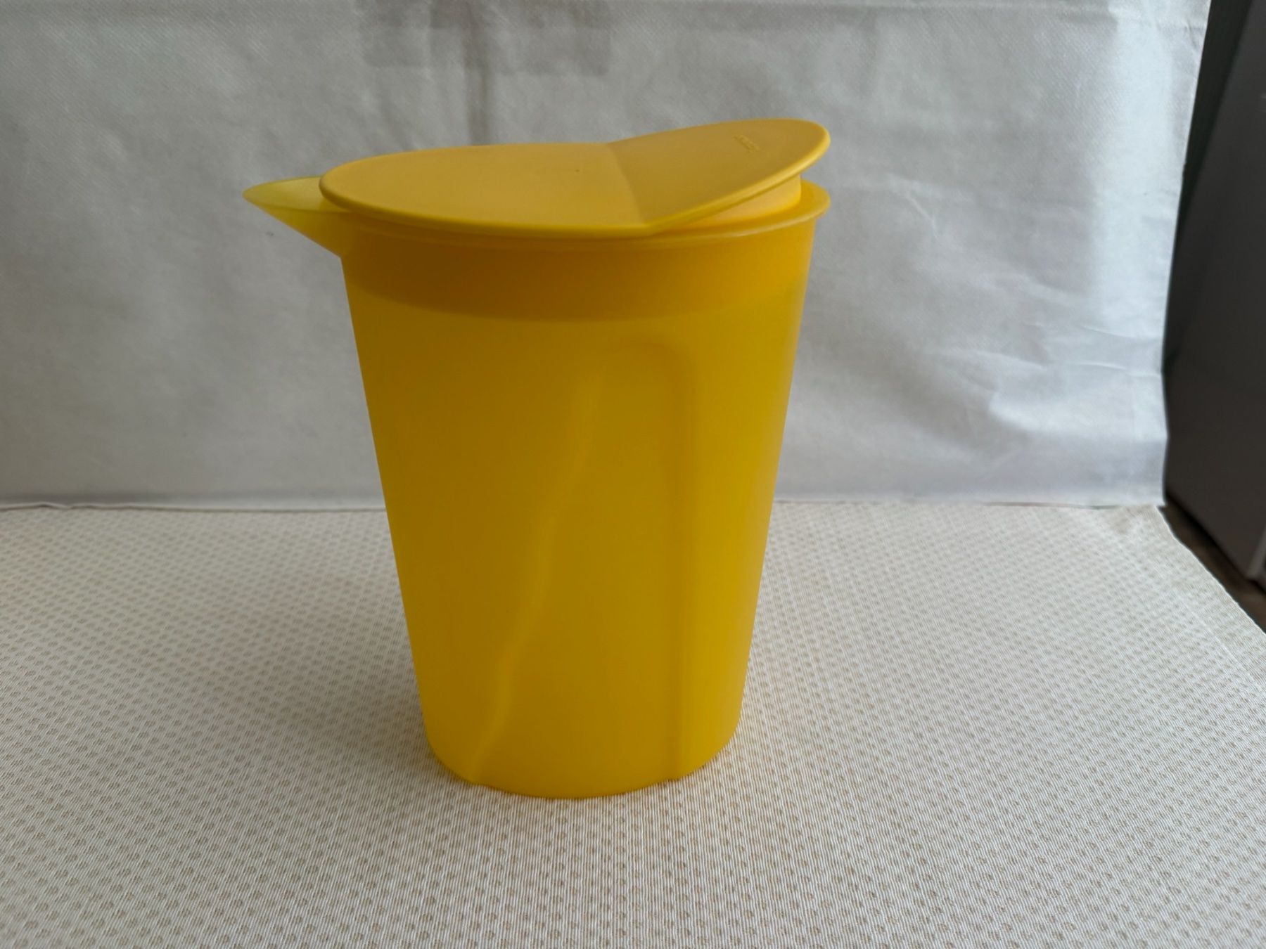 Tupperware Küchengeräte: Tupperware - pot à lait - 1L – Gebraucht aus Sion von accroshoes 1