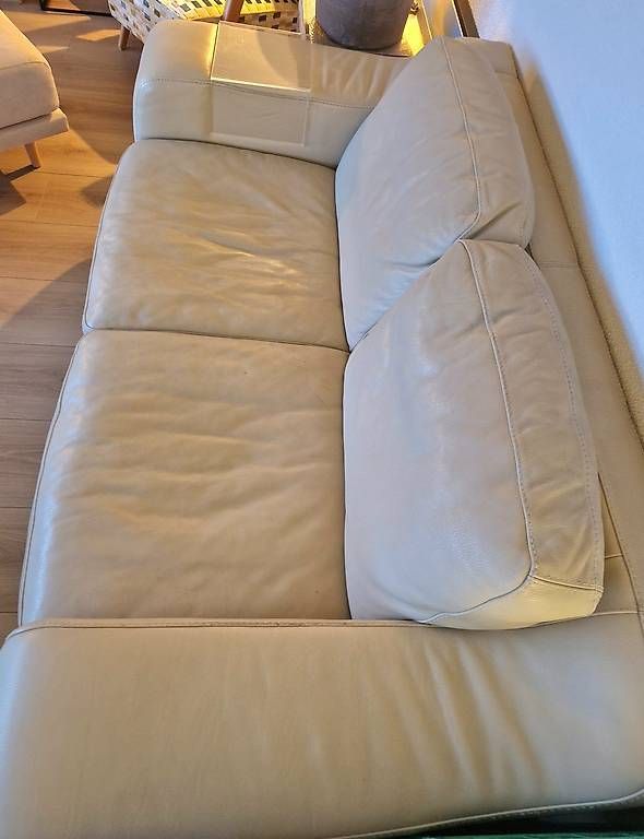 Divani: Canapé contemporain Natuzzi – Usato da Cugy VD venduto da deb_7ln6 2