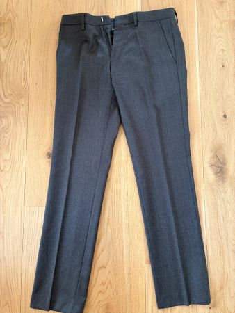 Stoffhose –  Pantalon classique Hugo Boss 100% Schurwolle.
