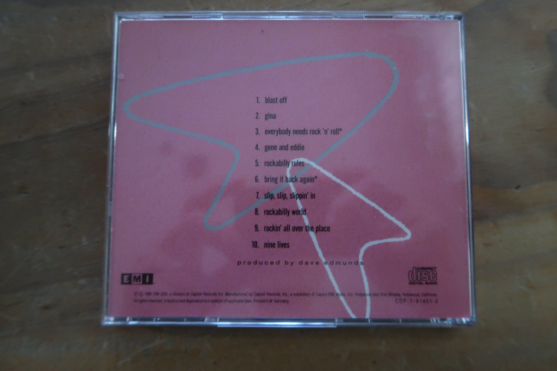 CDs: STRAY CATS - BLAST OFF - CD – Gebraucht aus Basel von Patiscat 1