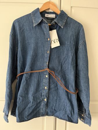 Jeanshemd aus Baumwolle mit Gürtel