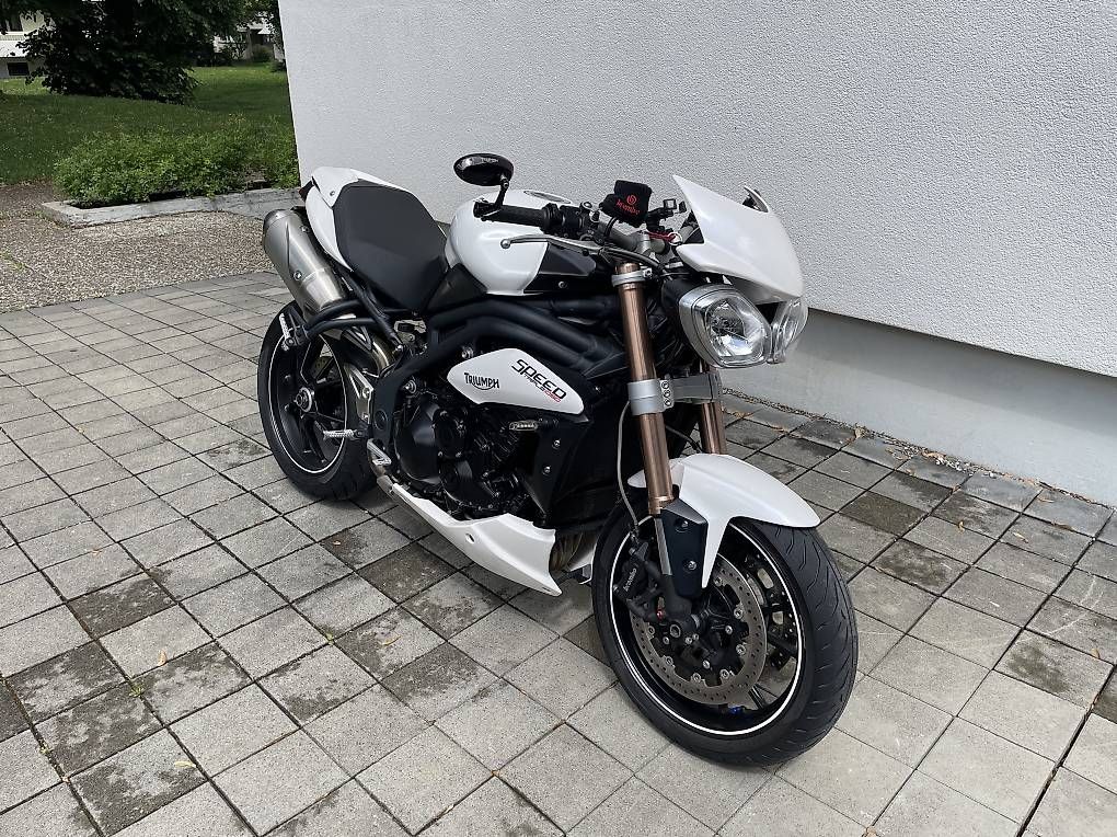 Strasse: Triumph Speed Triple 1050 ABS – Gebraucht aus Füllinsdorf von themaputo
