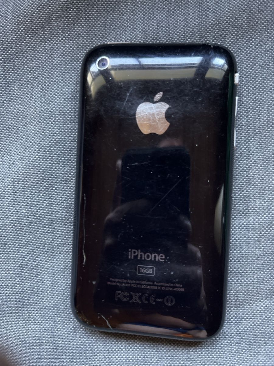 Apple Handys / Smartphones: iPhone 3GS 16GB schwarz gebraucht – Gebraucht aus Giswil von Nistsigi 1