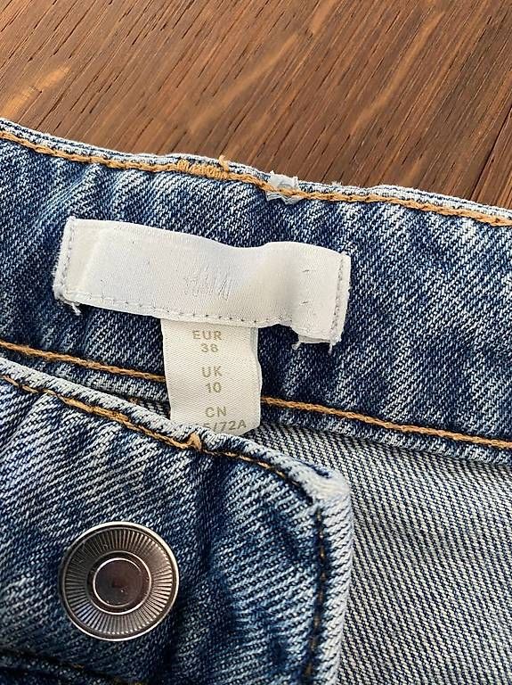 Jeans: Jeans mit Rissen - Gr. 38 – Usato da Oberlunkhofen venduto da cfe_k6ws 2