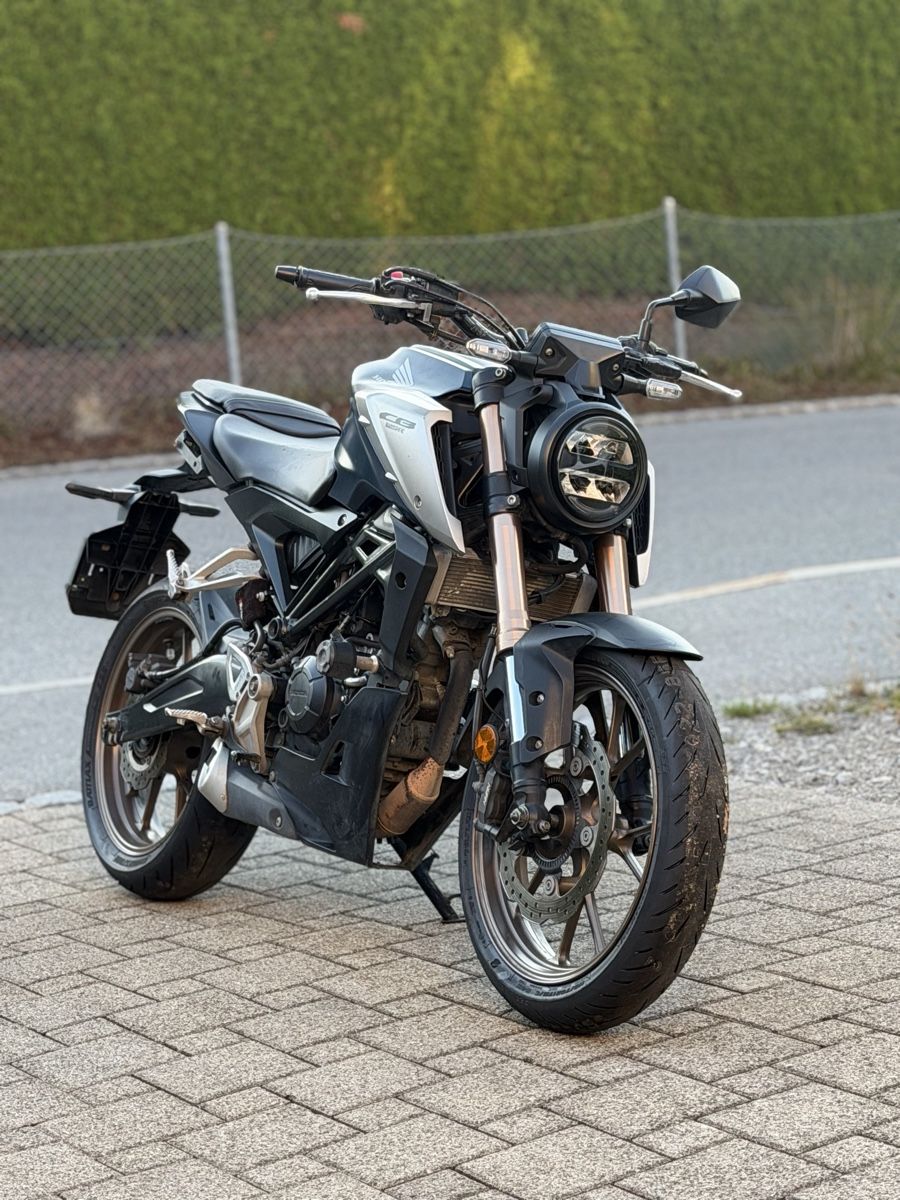 Honda Strasse: Honda CB125R Defekt – Defekt aus Appenzell von B-Quick
