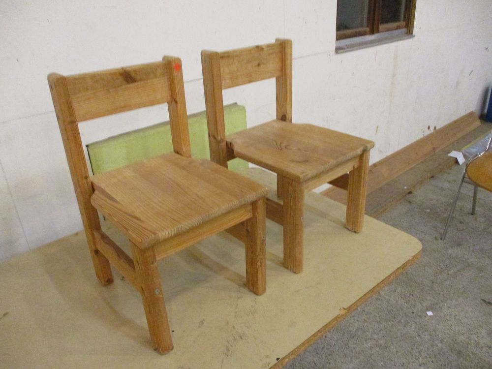 2 Kinderstühle aus masifen Holz mit Rückenlehne Kaufen auf Ricardo