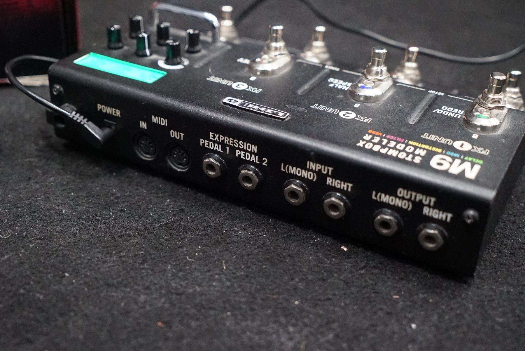 Line 6 Strumenti musicali: Line6 M9 Stompbox Modeller Bodeneffektgerät – Usato da Ortschwaben venduto da Musictrade 6