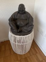 Buddha-Figur mit Deko-Hocker