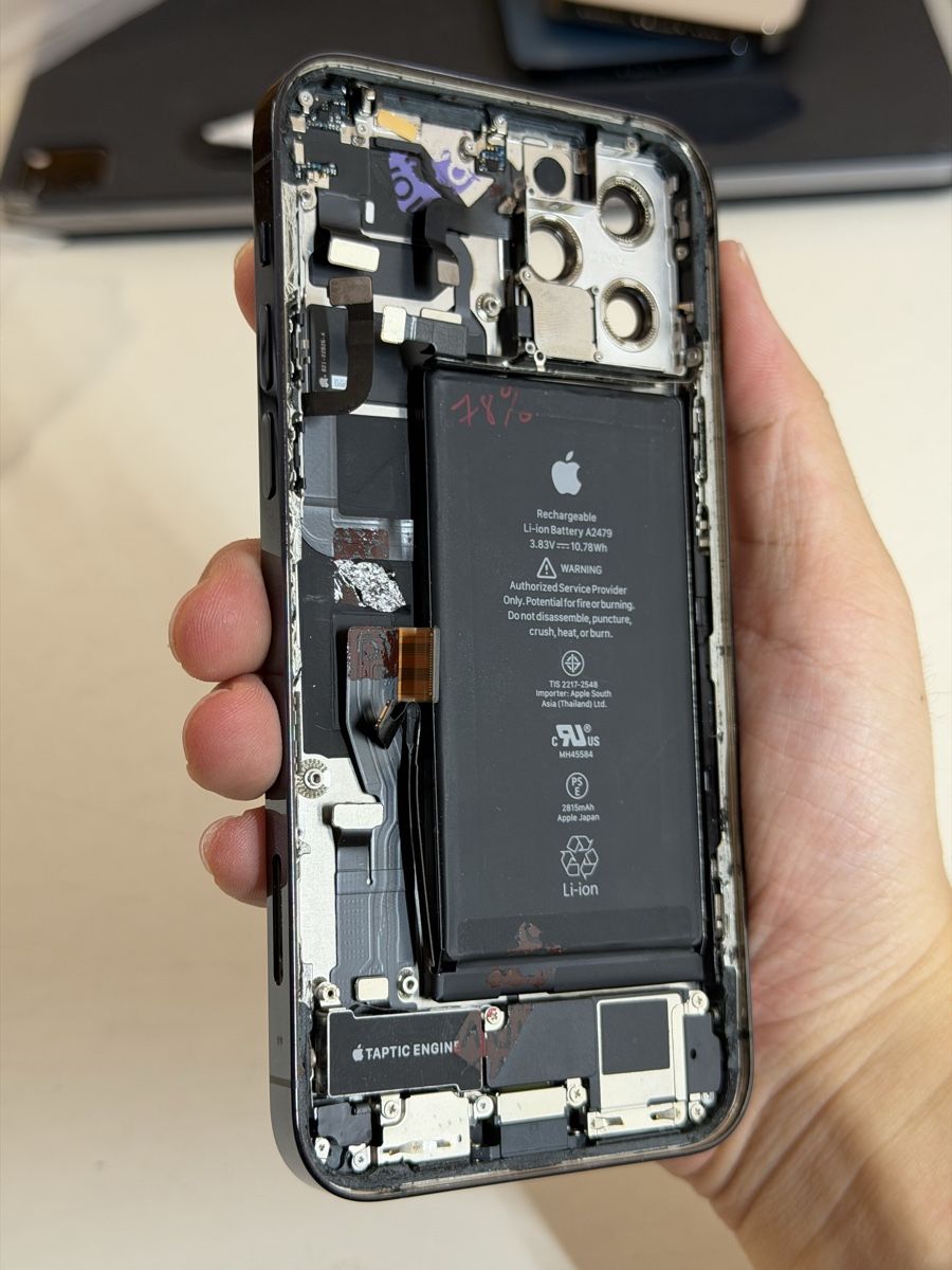 Apple Handys / Smartphones: Komplett iPhone 12Pro Gehäuse Pulled – Gebraucht aus Chur von beverlyone 4