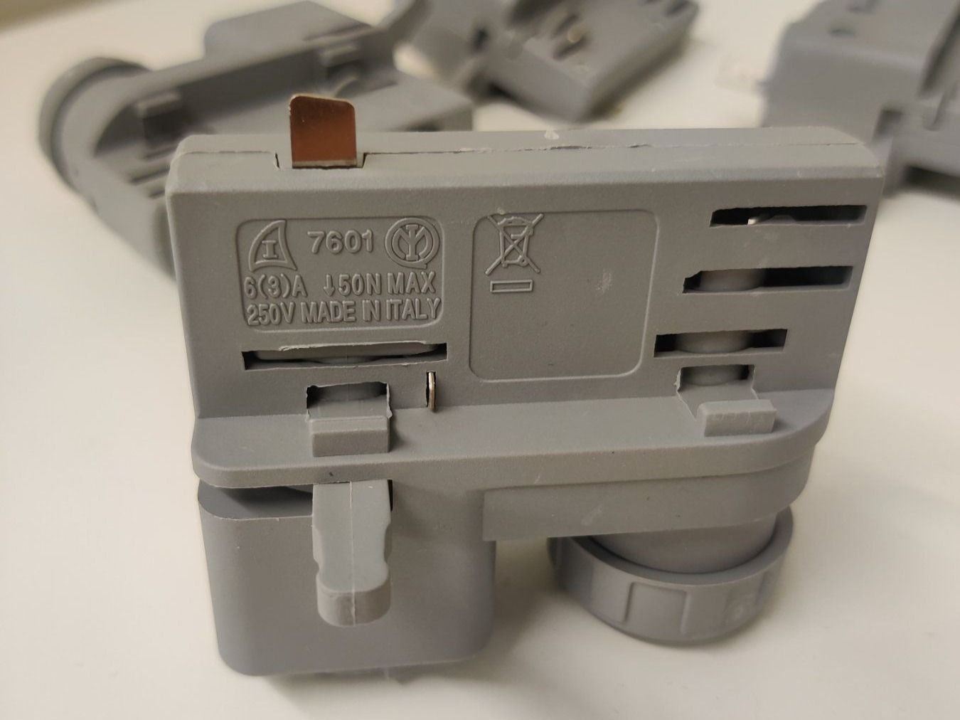 Laufwerke & Adapter: 4x 3-Phasen Multiadapter 6A grau – Gebraucht aus Zürich von JackpotDeinesLebens 1