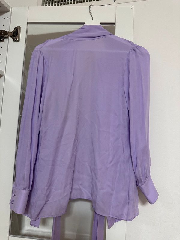 Gucci Camicette: Gucci blouse lilac 36 – Nuovo e nell'imballaggio originale da Kilchberg ZH venduto da cruella 4