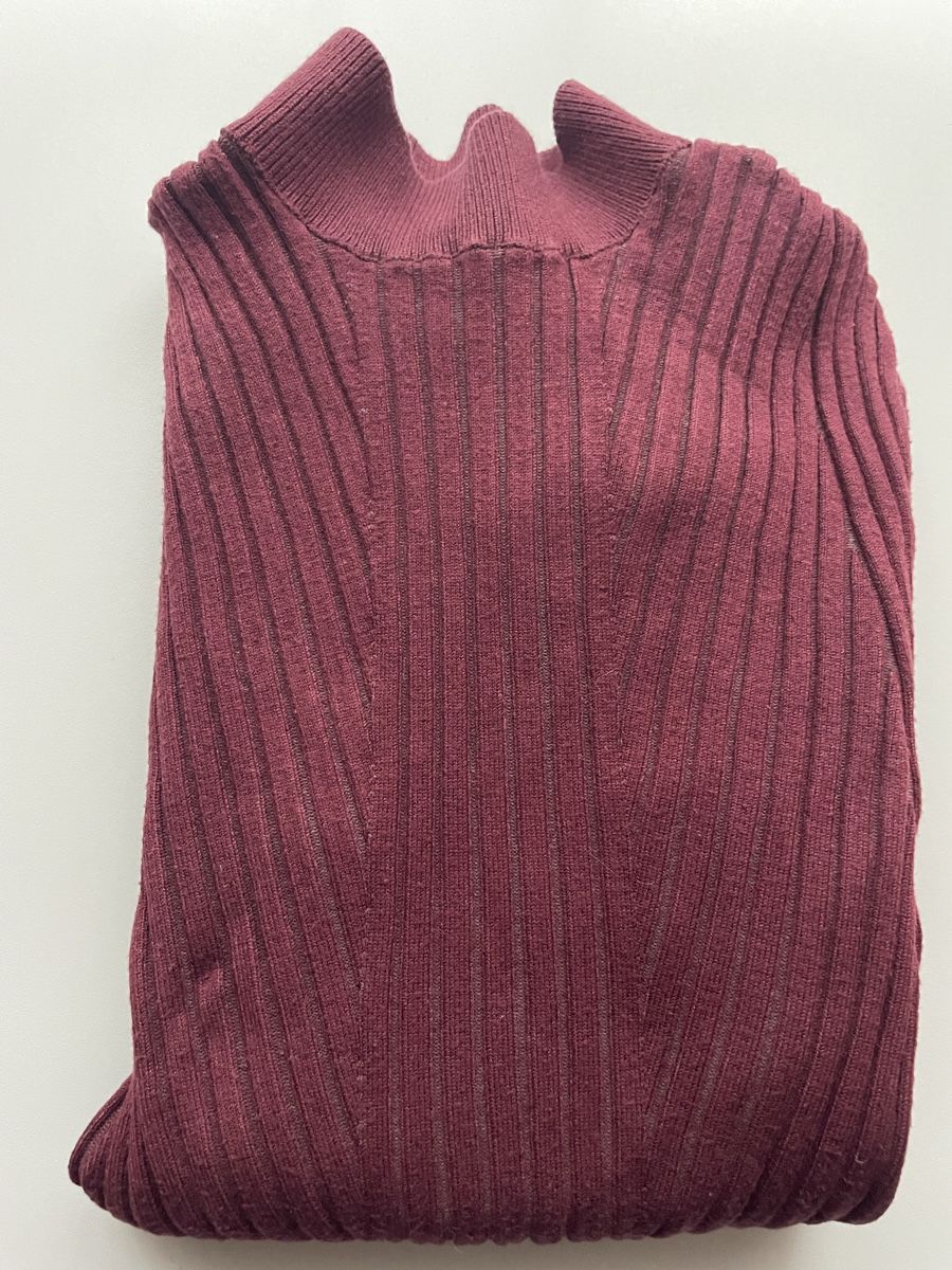 Maglioni & Felpe: AMISU Rippenpullover Rollkragen Grösse XS Aubergine – Usato da Hägglingen venduto da _Mel4nie_