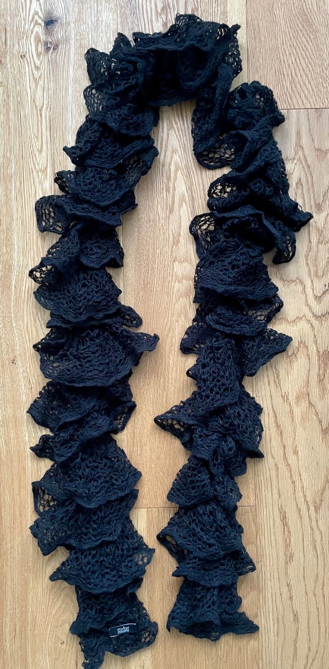 Foulards & écharpes: Schwarzer Kuschelschal – D'occasion à Stansstad par alexandra171080 2