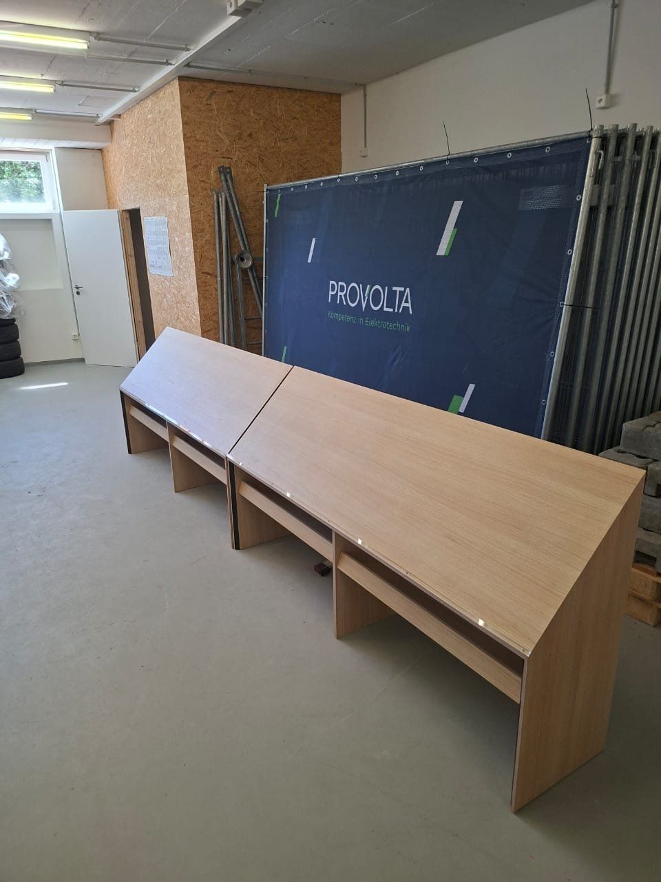 Allestimento di negozi e stand fieristici: Aushänge-/Informationssteher (länge 200) Nr.2 – Usato da Mauren venduto da fab_8jl2