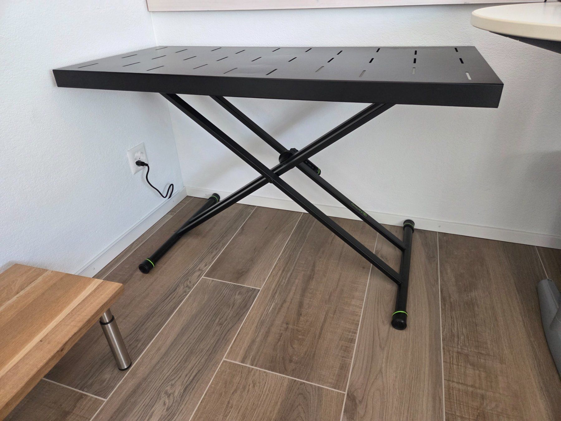 Supporti per strumenti musicali & leggii: Gravity KSX 2 RD Keyboardständer mit Ablagetisch – Nuovo (secondo la descrizione) da Birmensdorf ZH venduto da arcticmonkey91