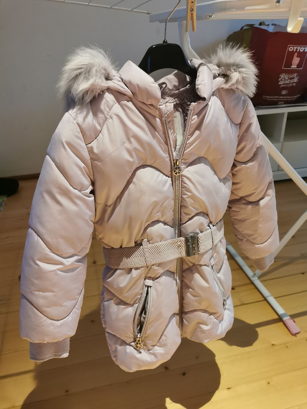 Giacche & Cappotti: Winterjacke Rosa Disney Grösse 122 – Usato da Gipf-Oberfrick venduto da JVB